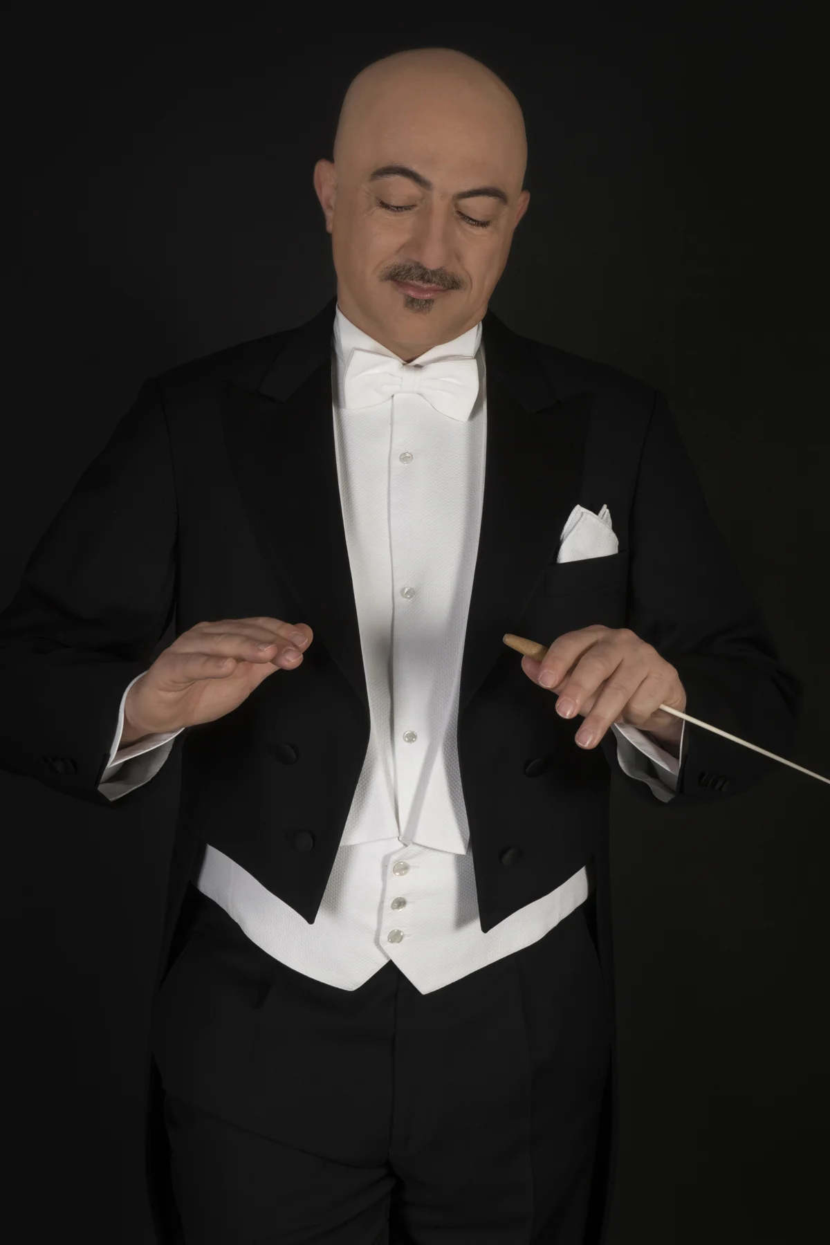 Hooman Khalatbari — studio portrait 4