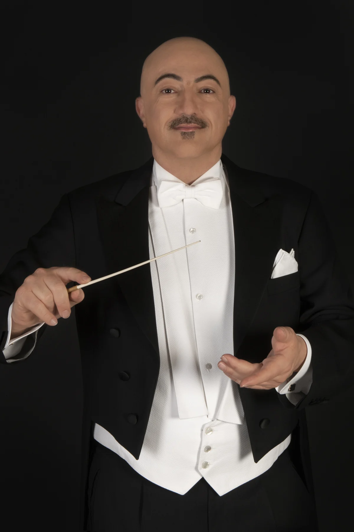 Hooman Khalatbari — studio portrait 7
