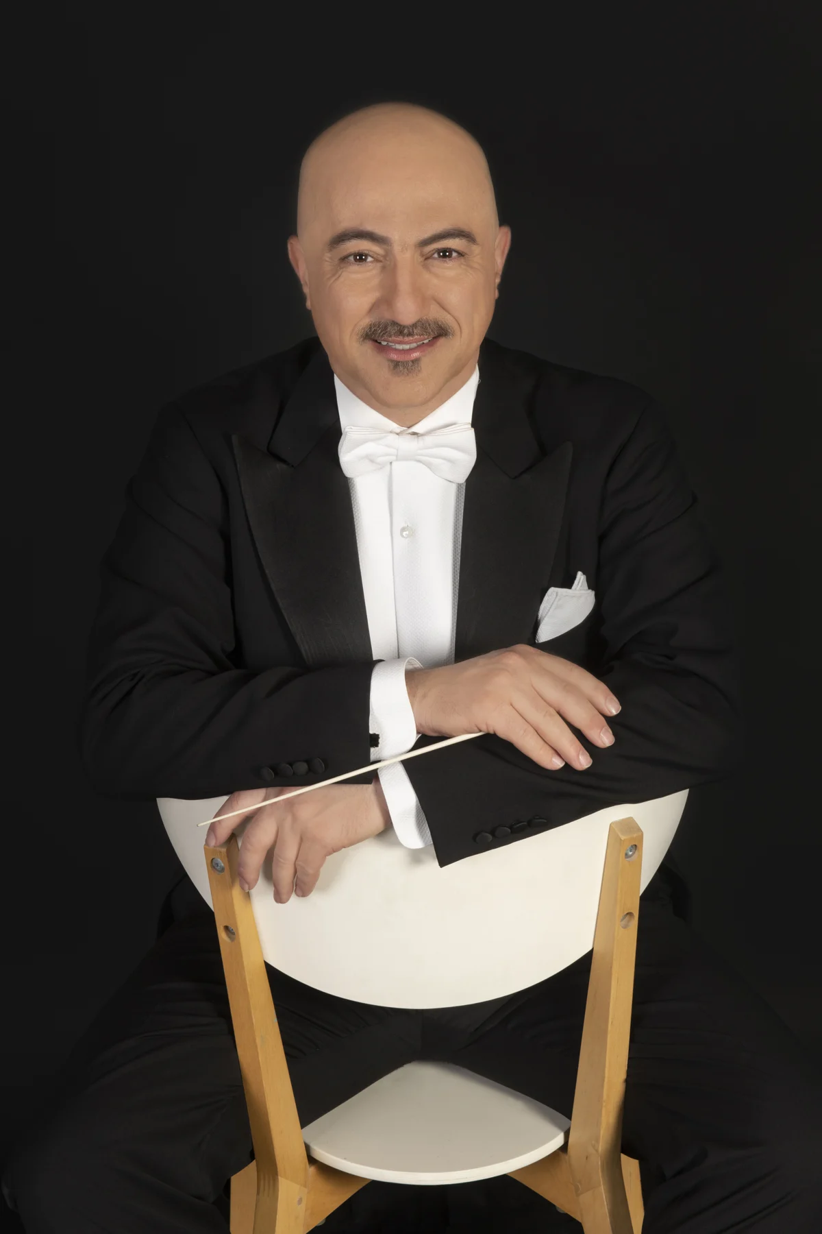 Hooman Khalatbari — studio portrait 10